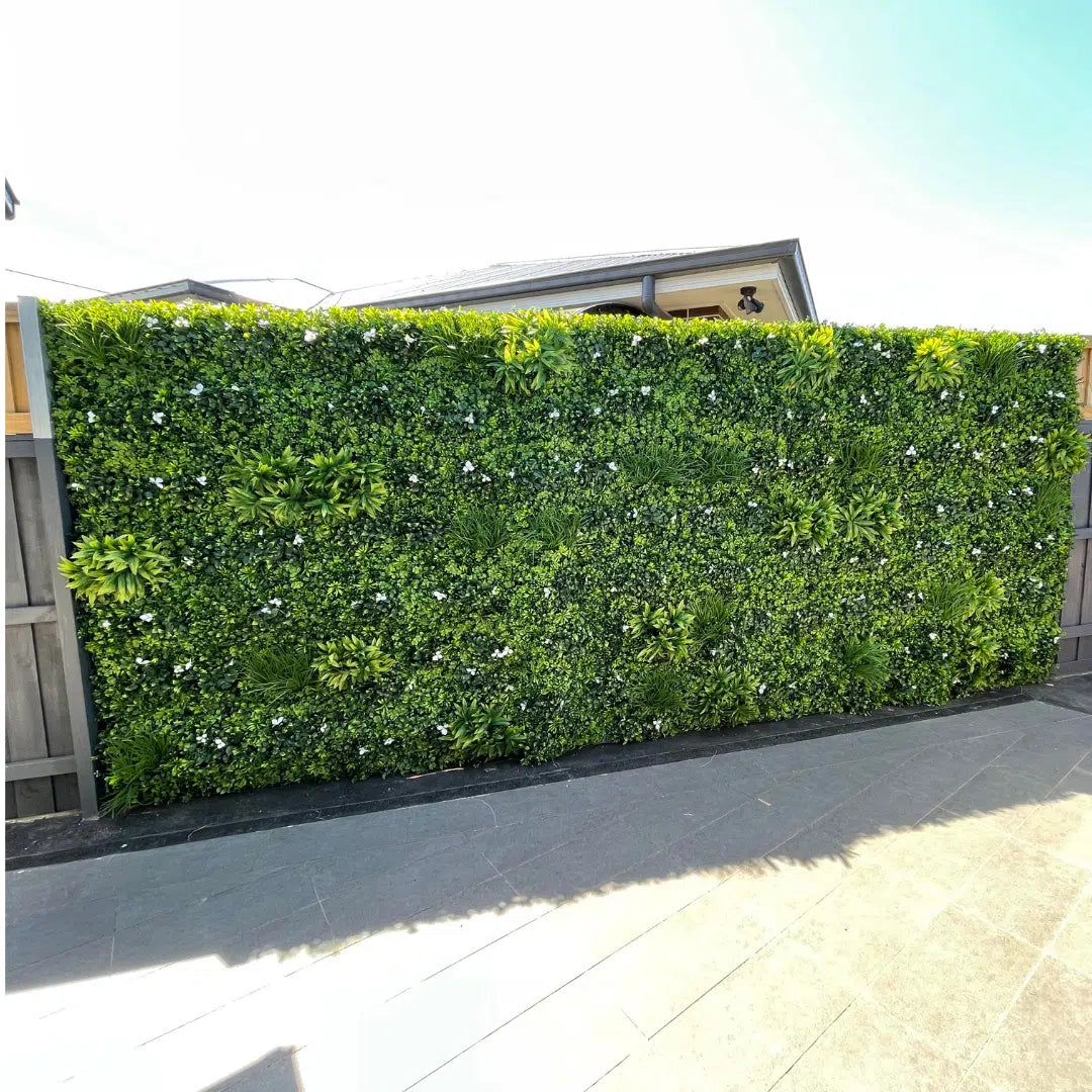 Luxury White Oasis Vertical Garden / Green Wall UV Resistant 1m x 1m