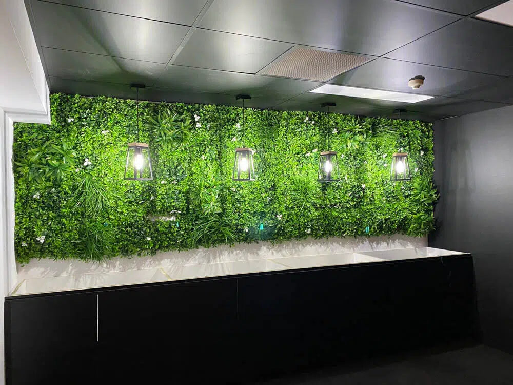 Luxury White Oasis Vertical Garden / Green Wall UV Resistant 1m x 1m