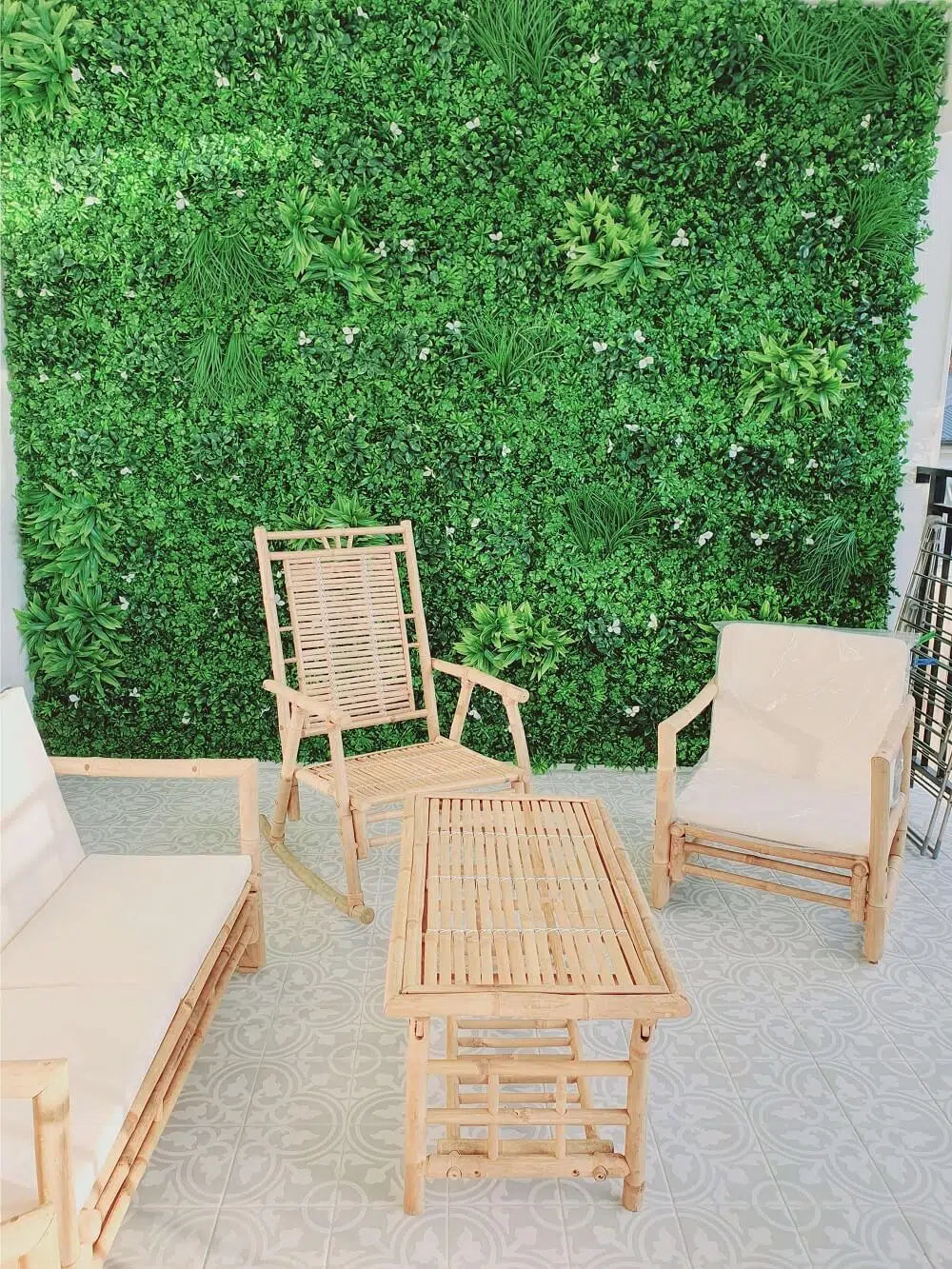 Luxury White Oasis Vertical Garden / Green Wall UV Resistant 1m x 1m